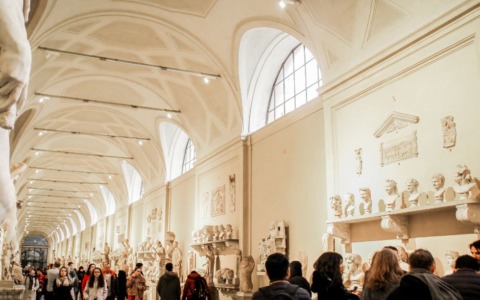Andy Warhol in mostra nella chiesa dei Battuti Bianchi