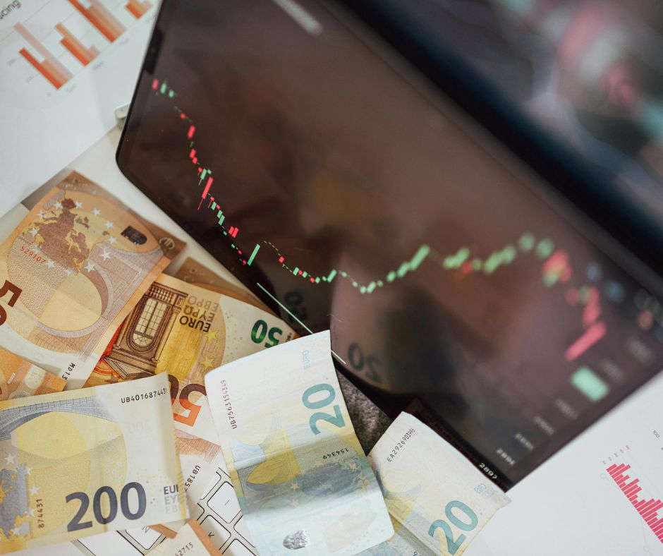 Eni blocca per 24 mesi il prezzo di luce e gas