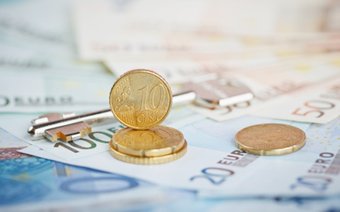 Prestiti: importi più bassi e rimborsi più lunghi