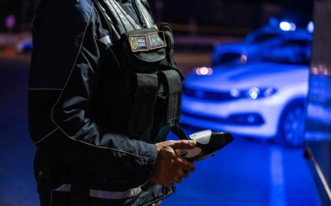 Espulso da Asti uno straniero irregolare con precedenti per armi