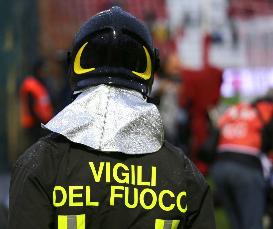 Rogo distrugge una mansarda e danneggia il tetto